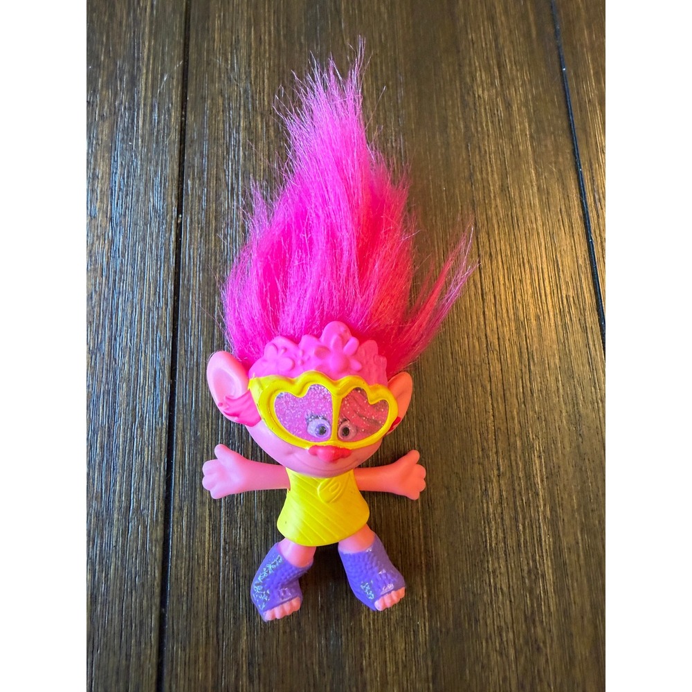 DreamWorks Trolls Poppy Mini Figure Pink Hair Yellow Heart Glasses Toy 5 inch